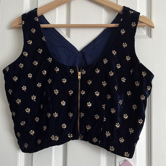 ✨SOLD✨ The Saree room navy blue velvet blouse - Picture 3 of 4